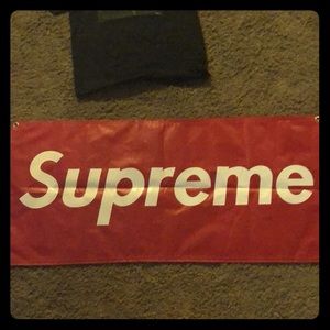 Supreme room wall piece great quality.